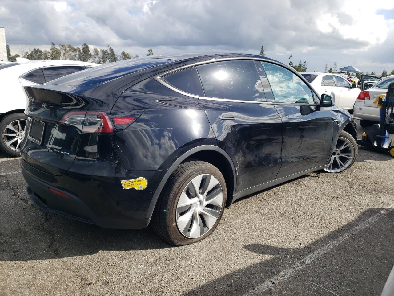 2022 TESLA MODEL Y  VIN:7SAYGDEE3NF361423