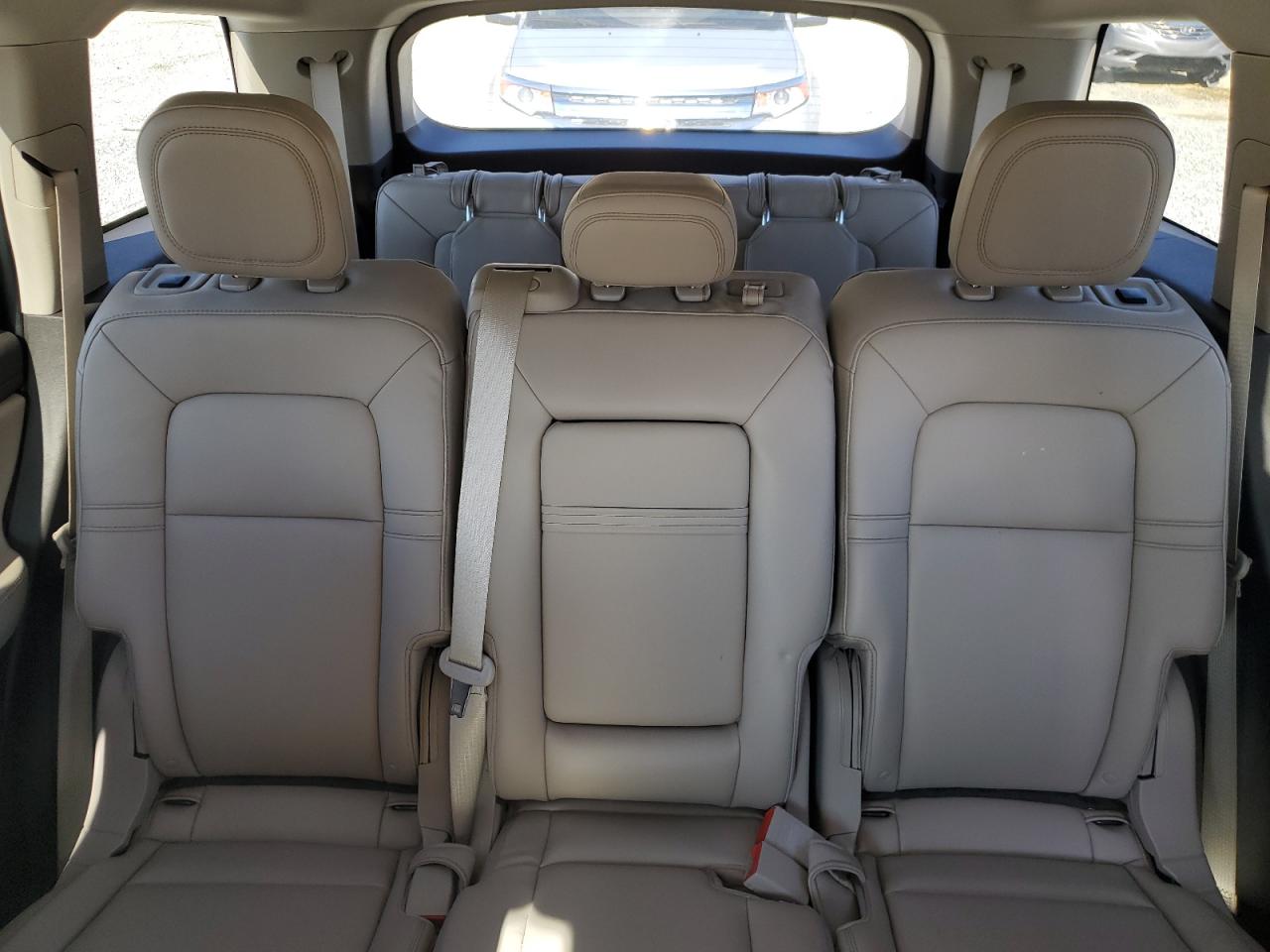 2023 LINCOLN AVIATOR  VIN:5LM5J6XC8PGL11174