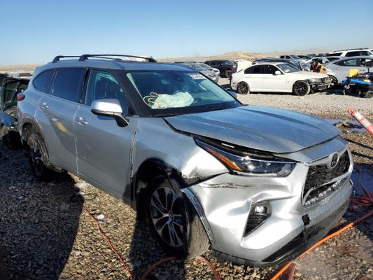 2021 TOYOTA HIGHLANDER XLE VIN: 5TDHZRBH5MS142721