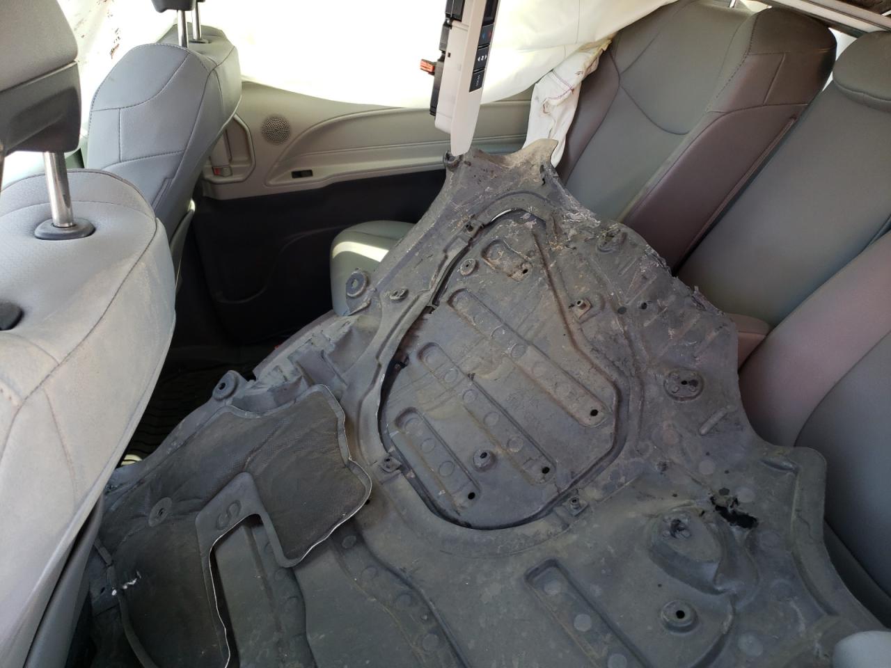 2022 TOYOTA SIENNA XLE VIN:5TDJRKEC7NS088977