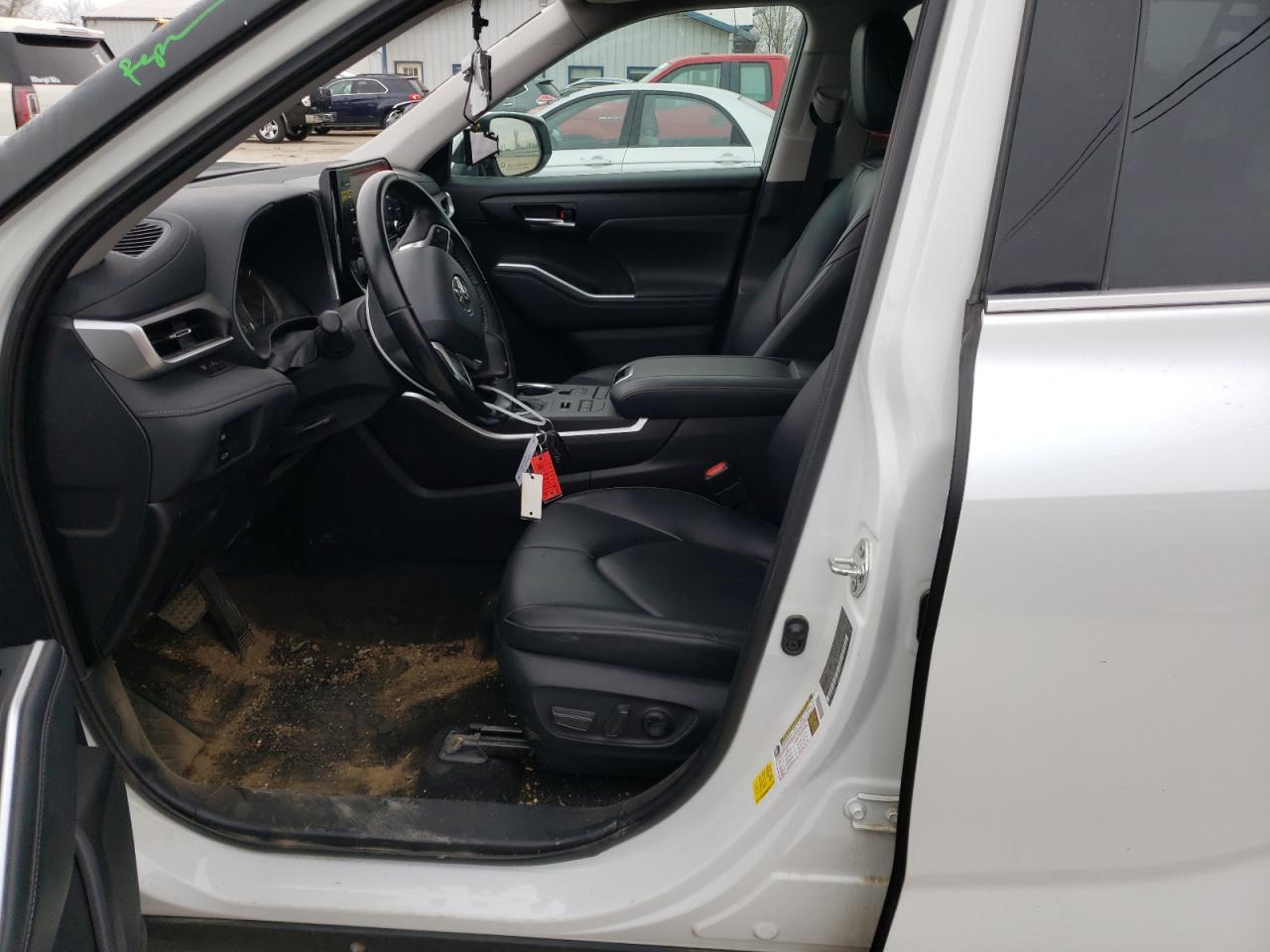 2022 TOYOTA HIGHLANDER XLE VIN:5TDHZRBH4NS172777