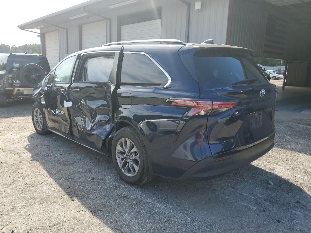 2022 TOYOTA SIENNA LE VIN:5TDKRKEC0NS100181