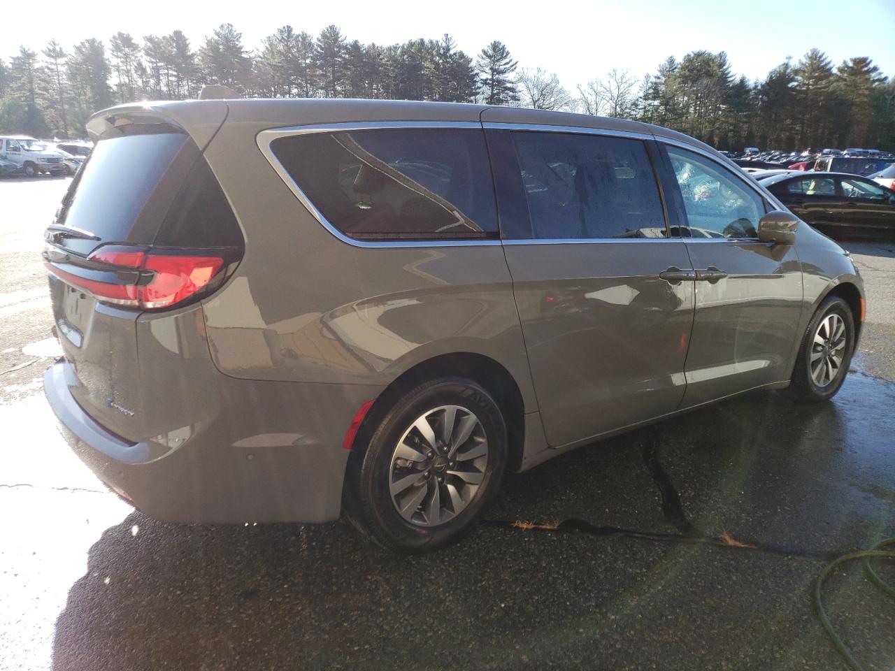 2022 CHRYSLER PACIFICA HYBRID TOURING L VIN:2C4RC1L77NR124180