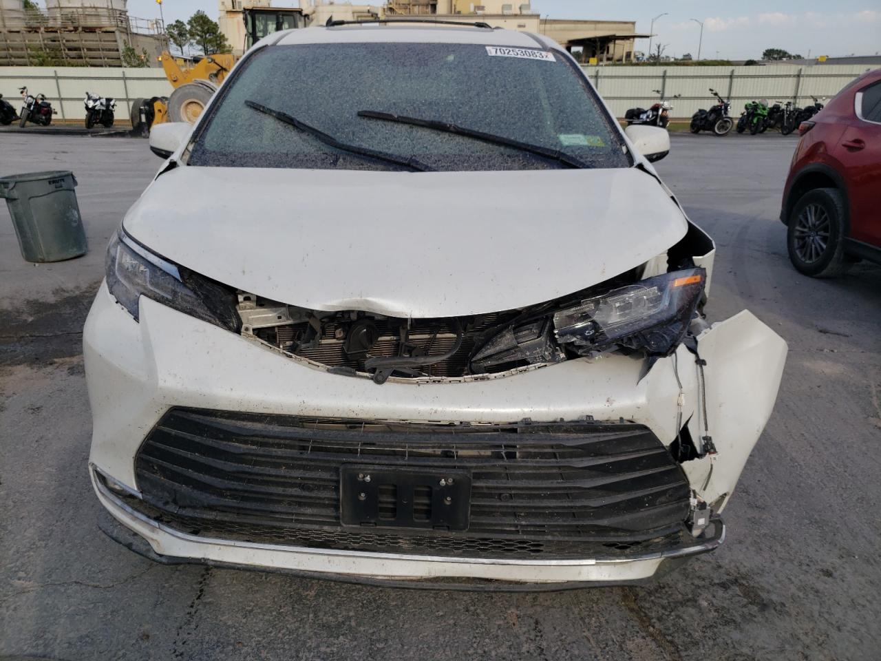 2022 TOYOTA SIENNA XLE VIN:5TDYSKFC9NS043122