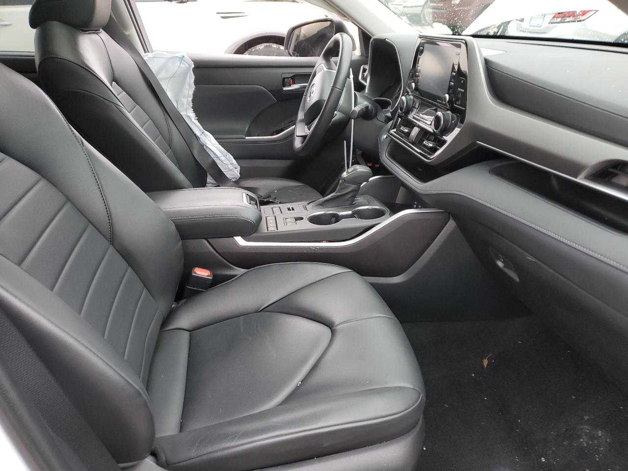 2022 TOYOTA HIGHLANDER XLE VIN:5TDGZRBH4NS237798