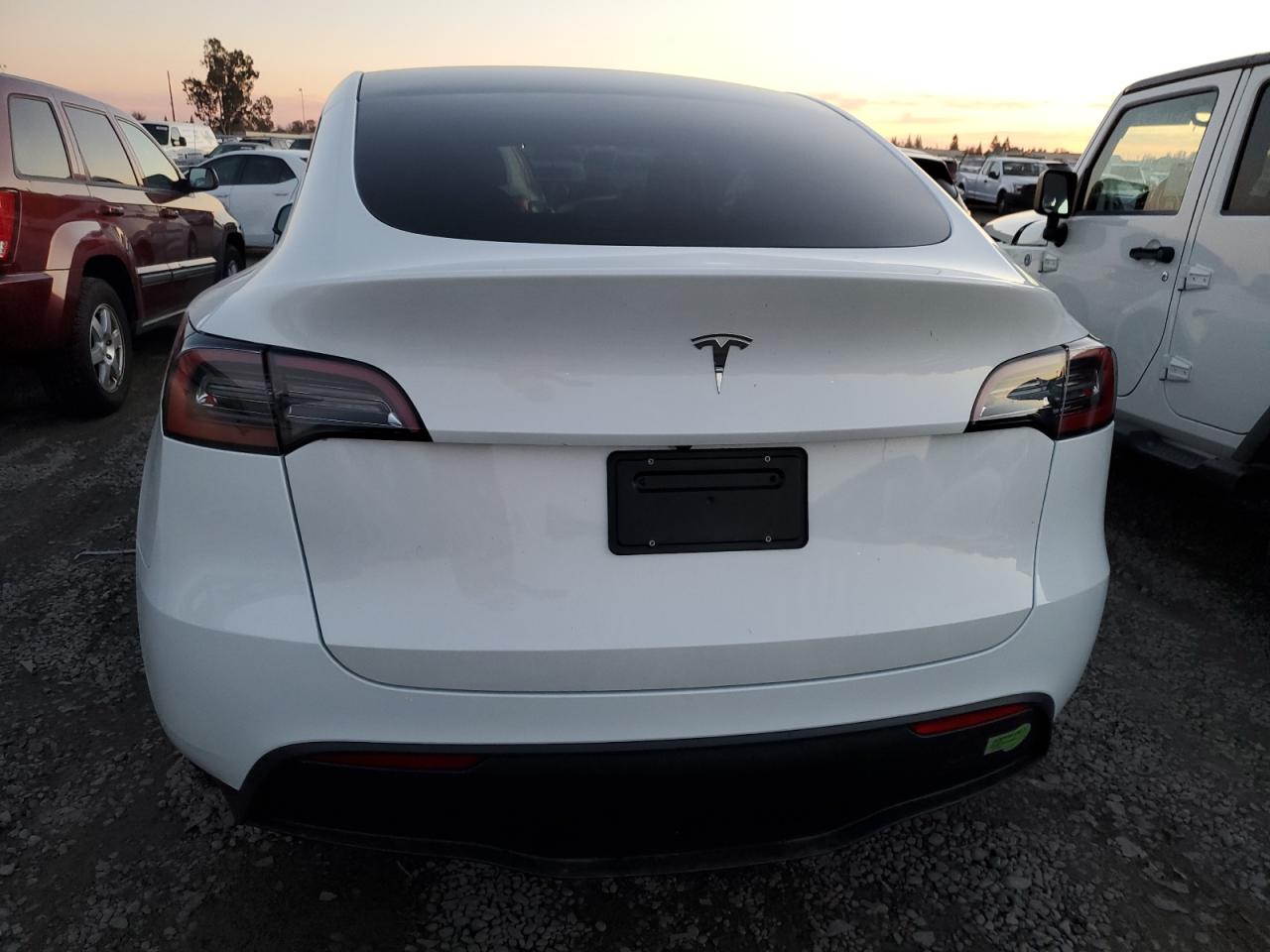 2023 TESLA MODEL Y  VIN:7SAYGDEE6PF748499