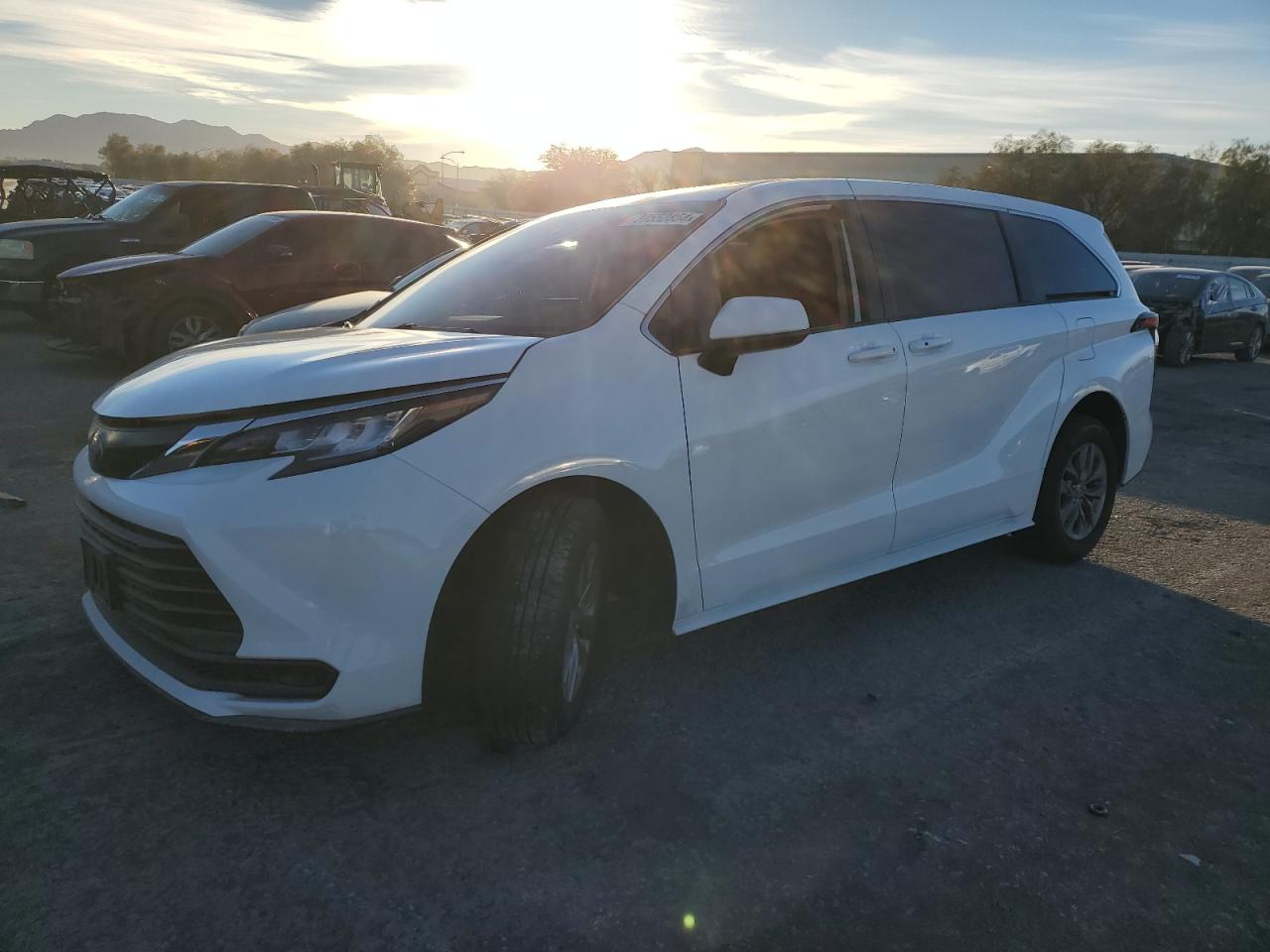 2022 TOYOTA SIENNA LE VIN:5TDKRKEC8NS107265