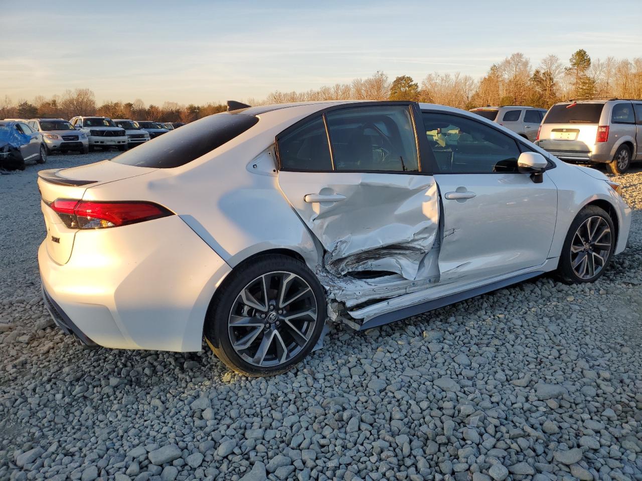 2022 TOYOTA COROLLA XSE VIN:5YFT4MCE8NP134638