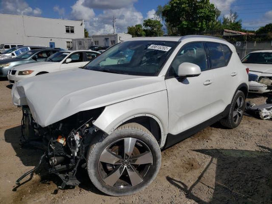 2021 VOLVO XC40 T4 MOMENTUM VIN: YV4AC2***********