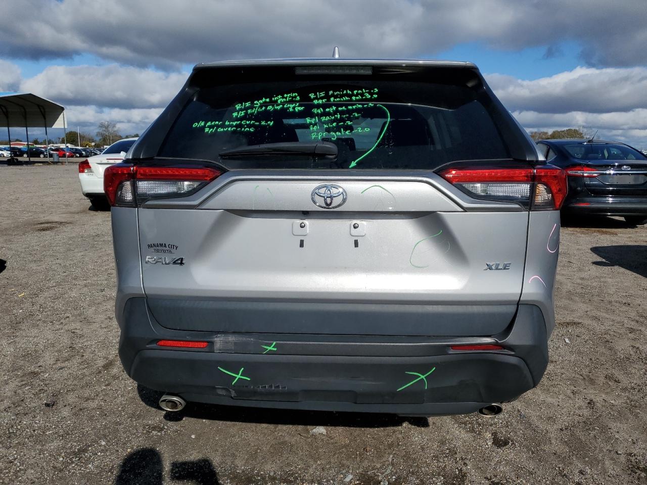 2022 TOYOTA RAV4 XLE VIN:2T3W1RFV6NW197158