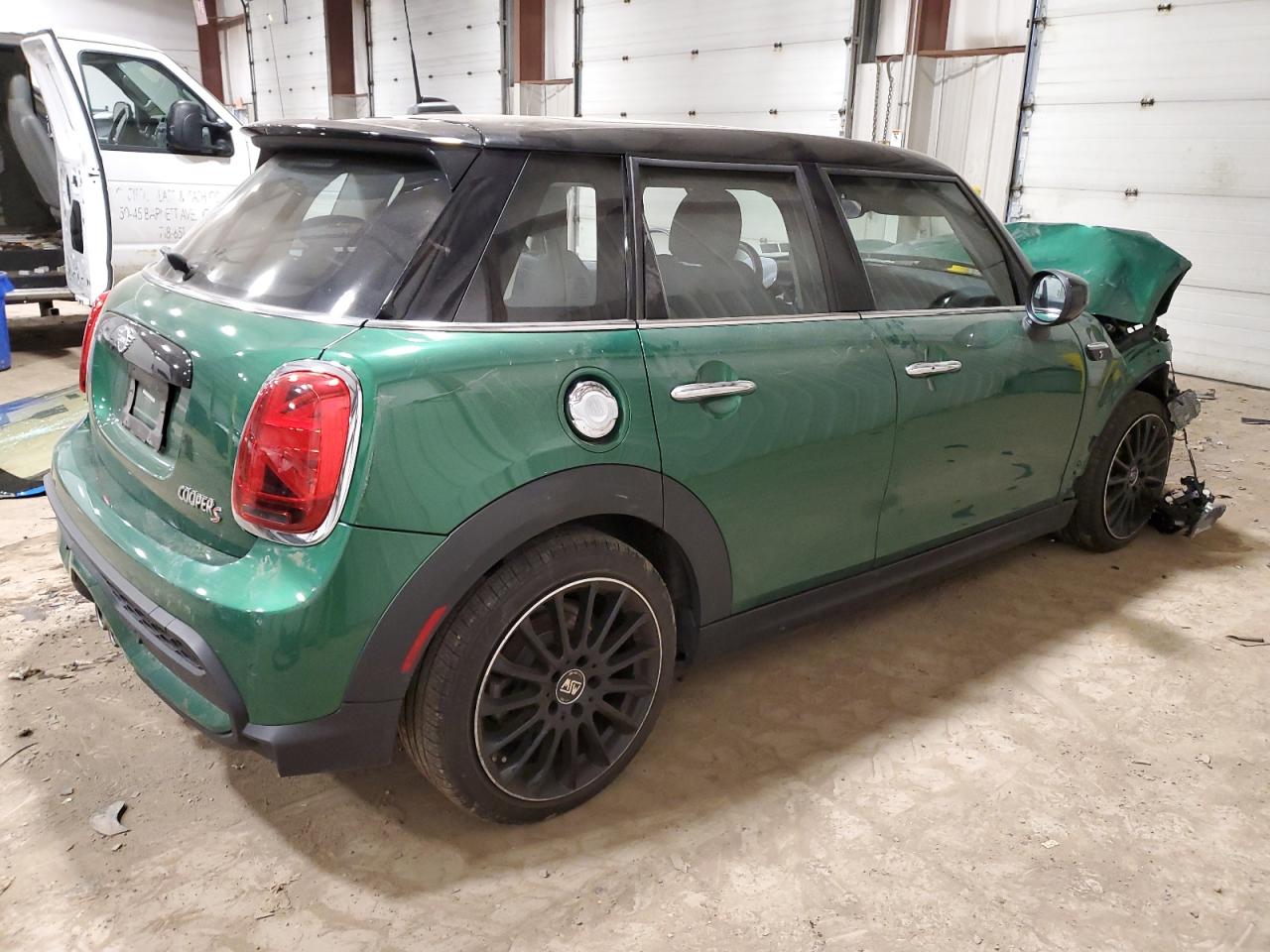 2022 MINI COOPER S VIN:WMW53DK02N2R31674