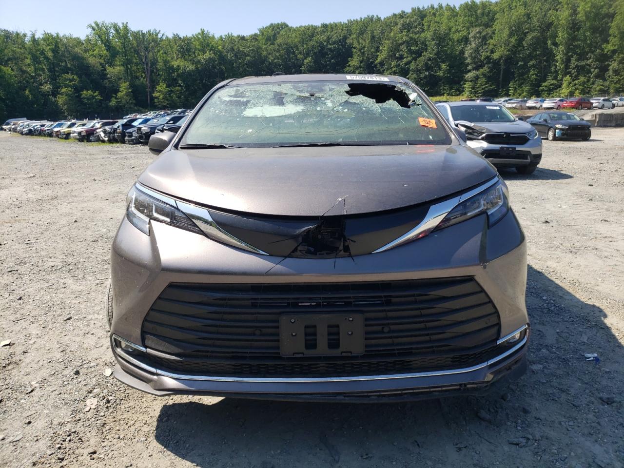 2022 TOYOTA SIENNA XLE VIN:5TDJRKEC5NS110880