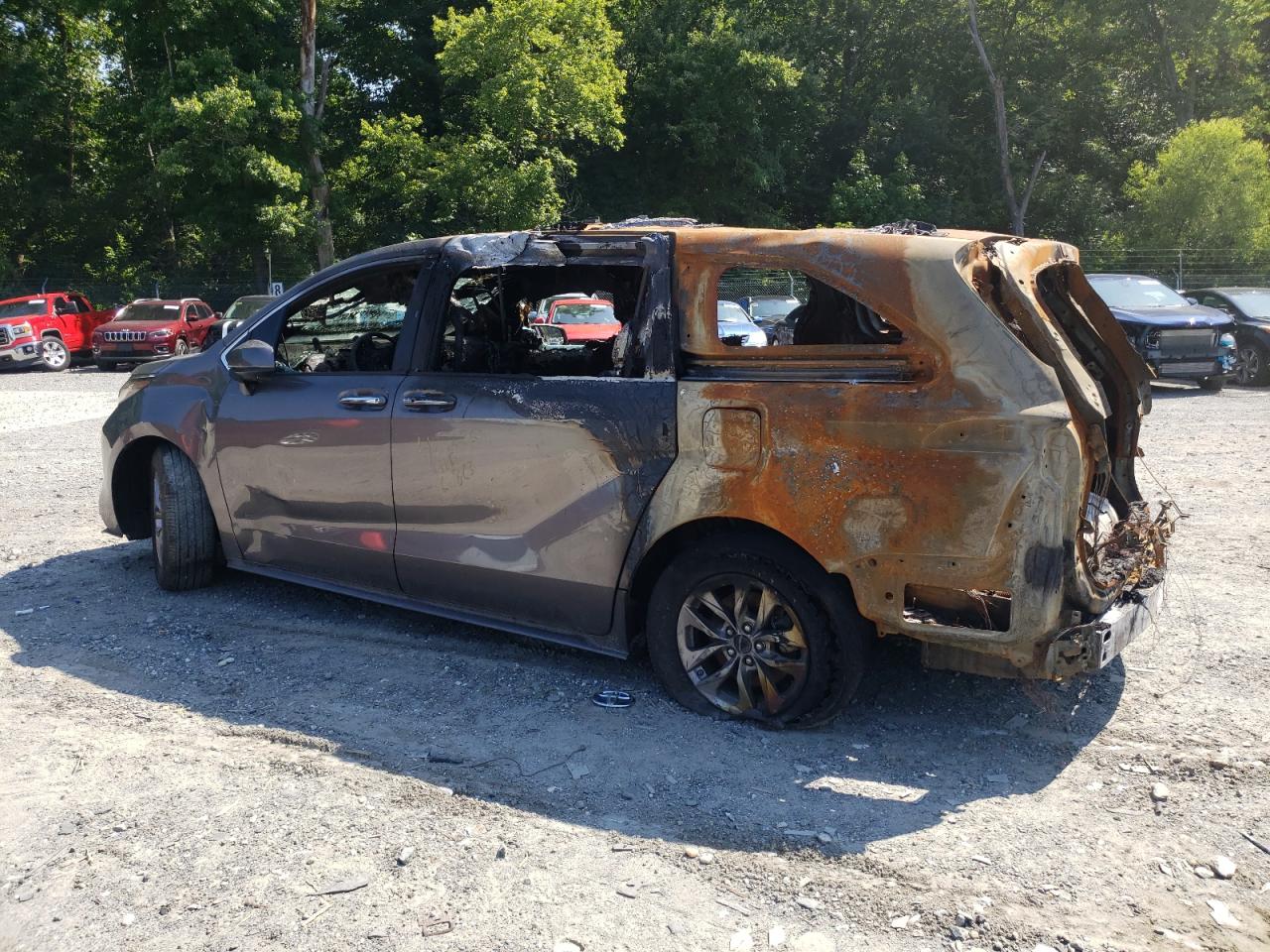 2022 TOYOTA SIENNA XLE VIN:5TDJRKEC5NS110880