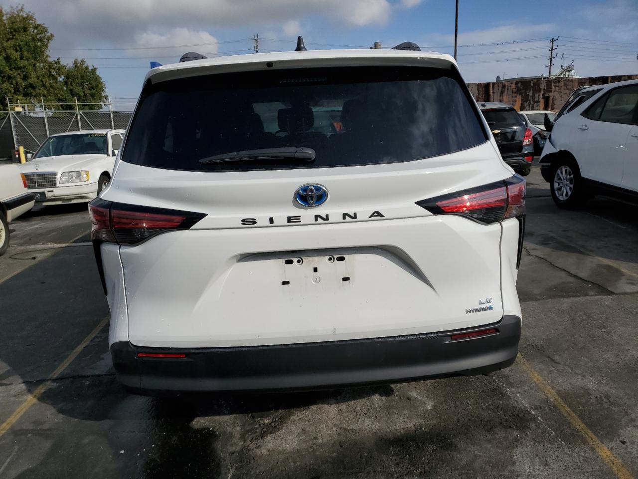 2022 TOYOTA SIENNA LE VIN:5TDKRKECXNS107428