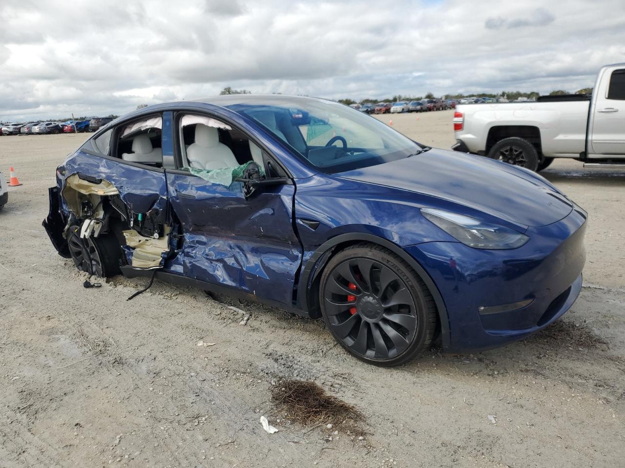 2023 TESLA MODEL Y  VIN:7SAYGDEF1PF600544