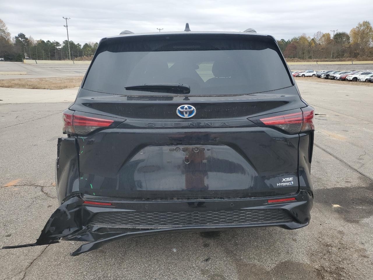 2022 TOYOTA SIENNA XSE VIN:5TDXRKEC3NS131706