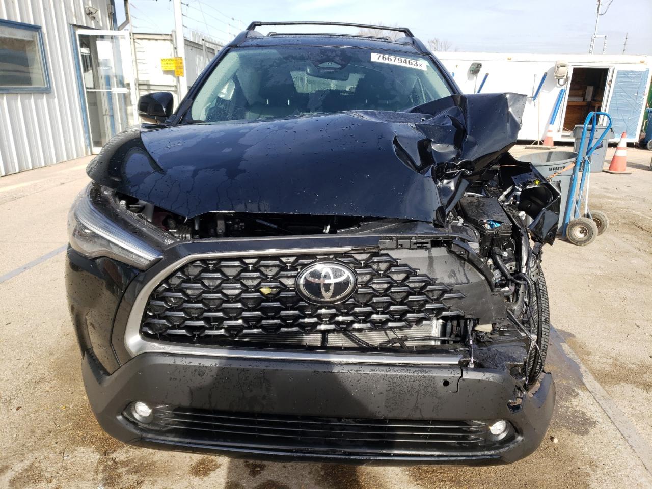 2023 TOYOTA COROLLA CROSS XLE VIN:7MUDAABG1PV070232