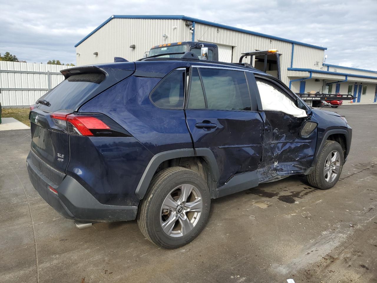 2022 TOYOTA RAV4 XLE VIN:2T3P1RFV8NW280109