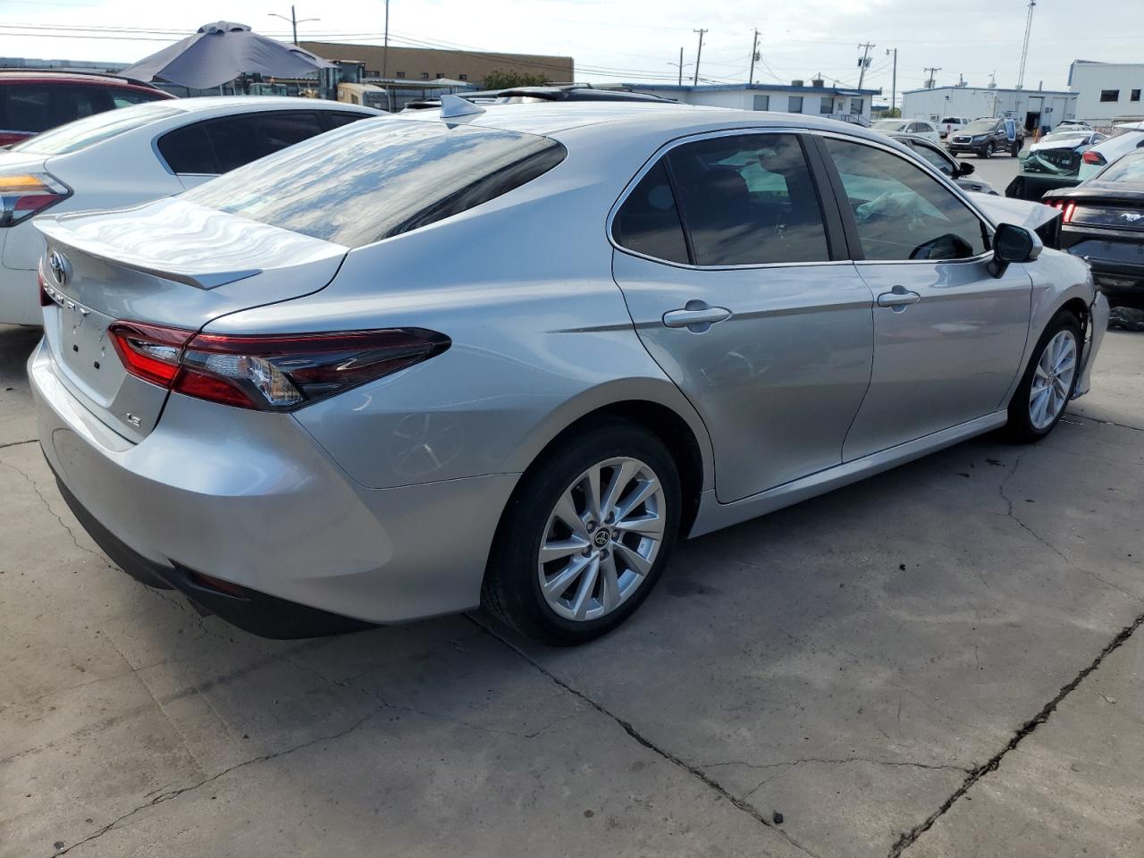 2022 TOYOTA CAMRY LE VIN:4T1C11AK4NU694803