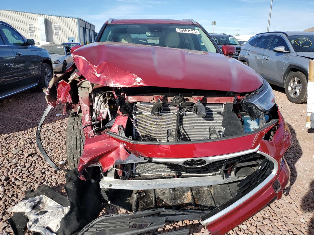 2022 TOYOTA HIGHLANDER XLE VIN:5TDHZRBH7NS577659