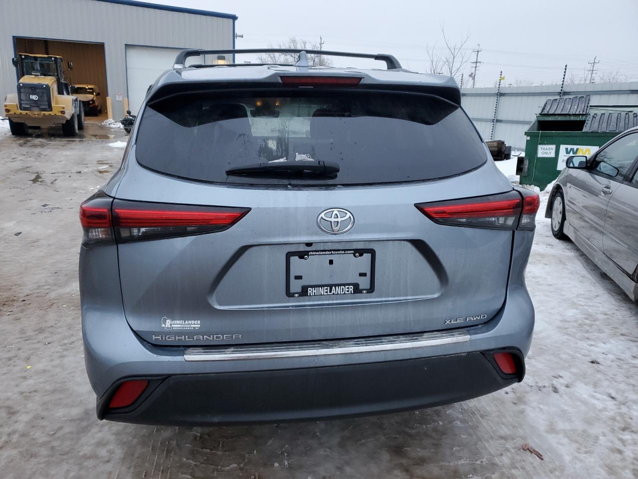 2022 TOYOTA HIGHLANDER XLE VIN:5TDHZRBH3NS212878