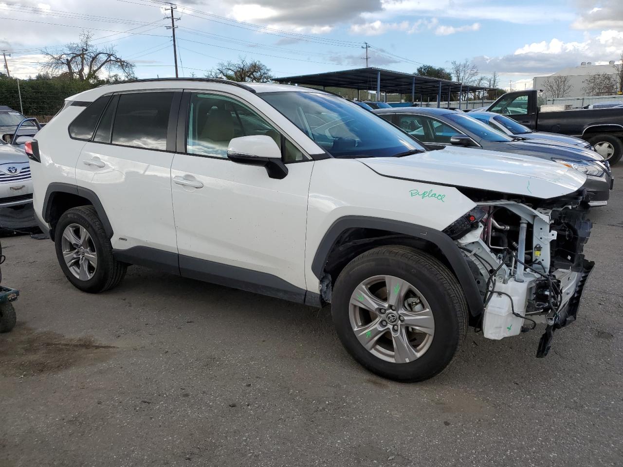 2022 TOYOTA RAV4 XLE VIN:2T3RWRFV2NW138090