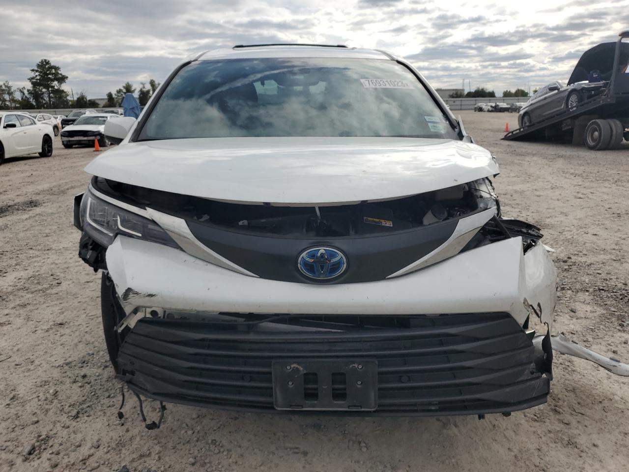 2022 TOYOTA SIENNA XLE VIN:5TDYRKEC8NS120236