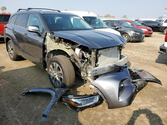 2021 TOYOTA HIGHLANDER XLE VIN: 5TDGZRAH9MS070564