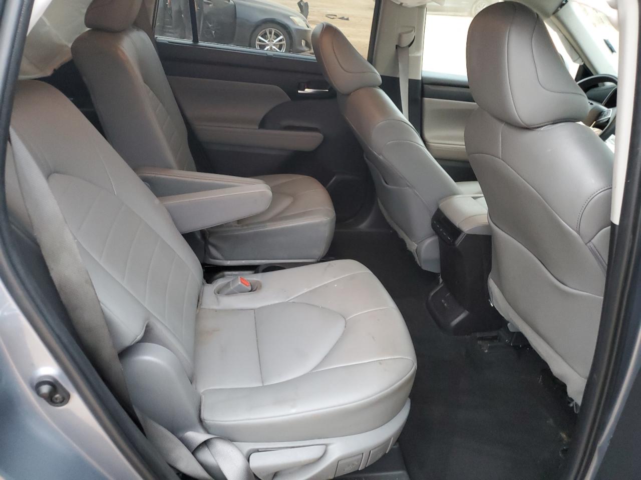 2022 TOYOTA HIGHLANDER XLE VIN:5TDGZRAH7NS115454