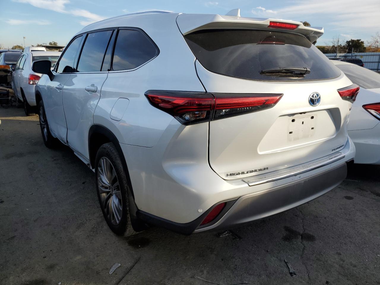 2022 TOYOTA HIGHLANDER HYBRID PLATINUM VIN:5TDEBRCH1NS075333