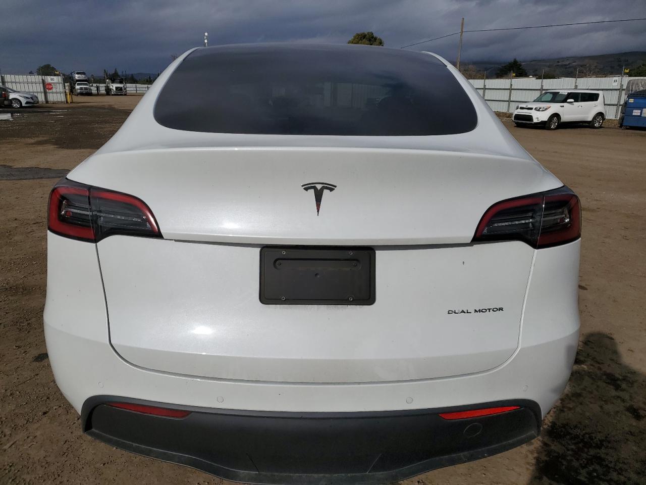 2022 TESLA MODEL Y  VIN:7SAYGDEE2NF426410