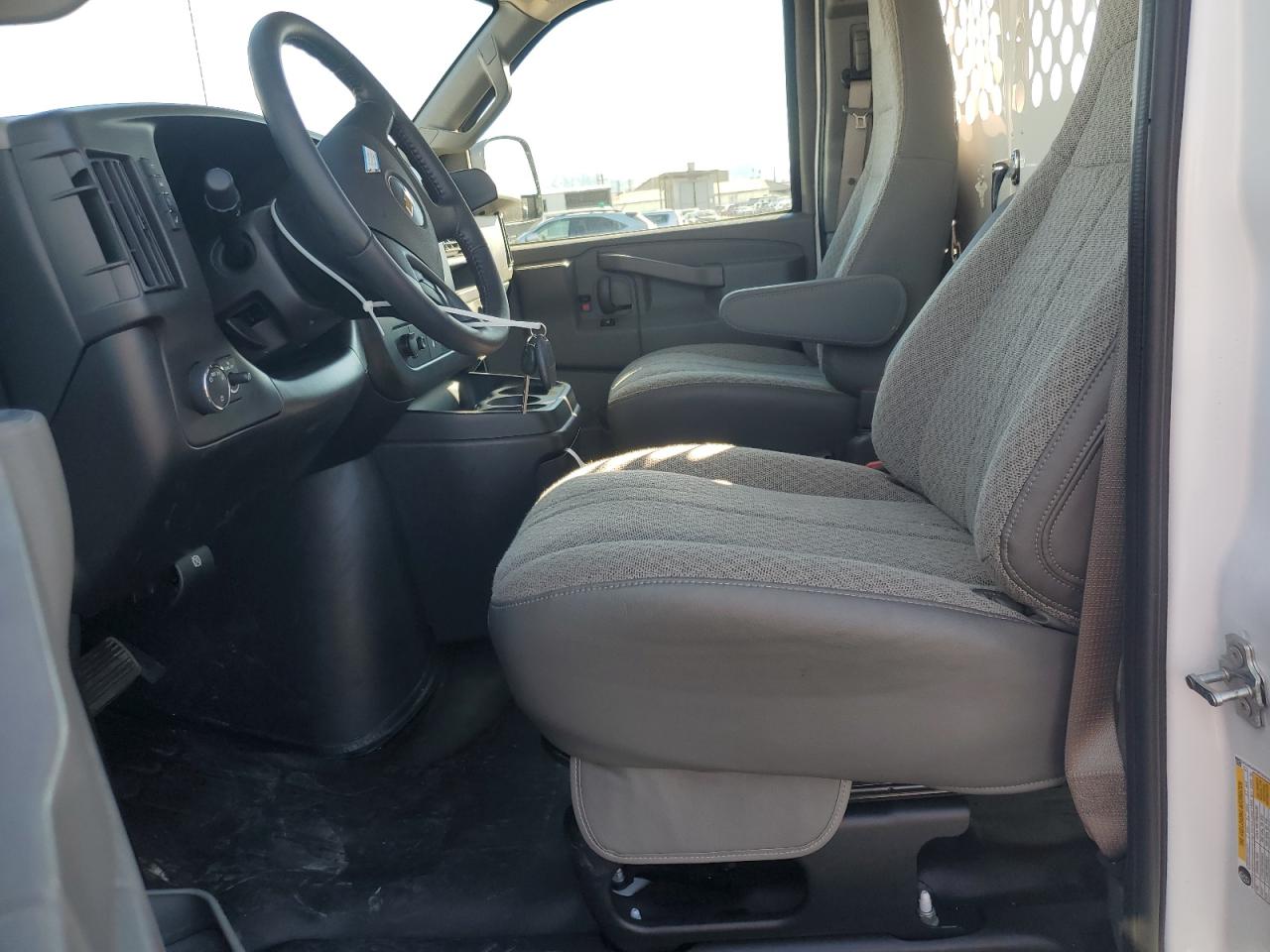 2023 CHEVROLET EXPRESS G2500  VIN:1GCWGAFP2P1219739