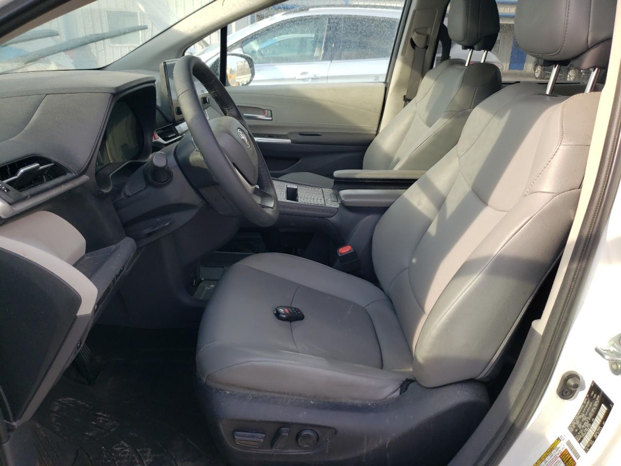 2022 TOYOTA SIENNA XLE VIN:5TDYSKFC9NS043122