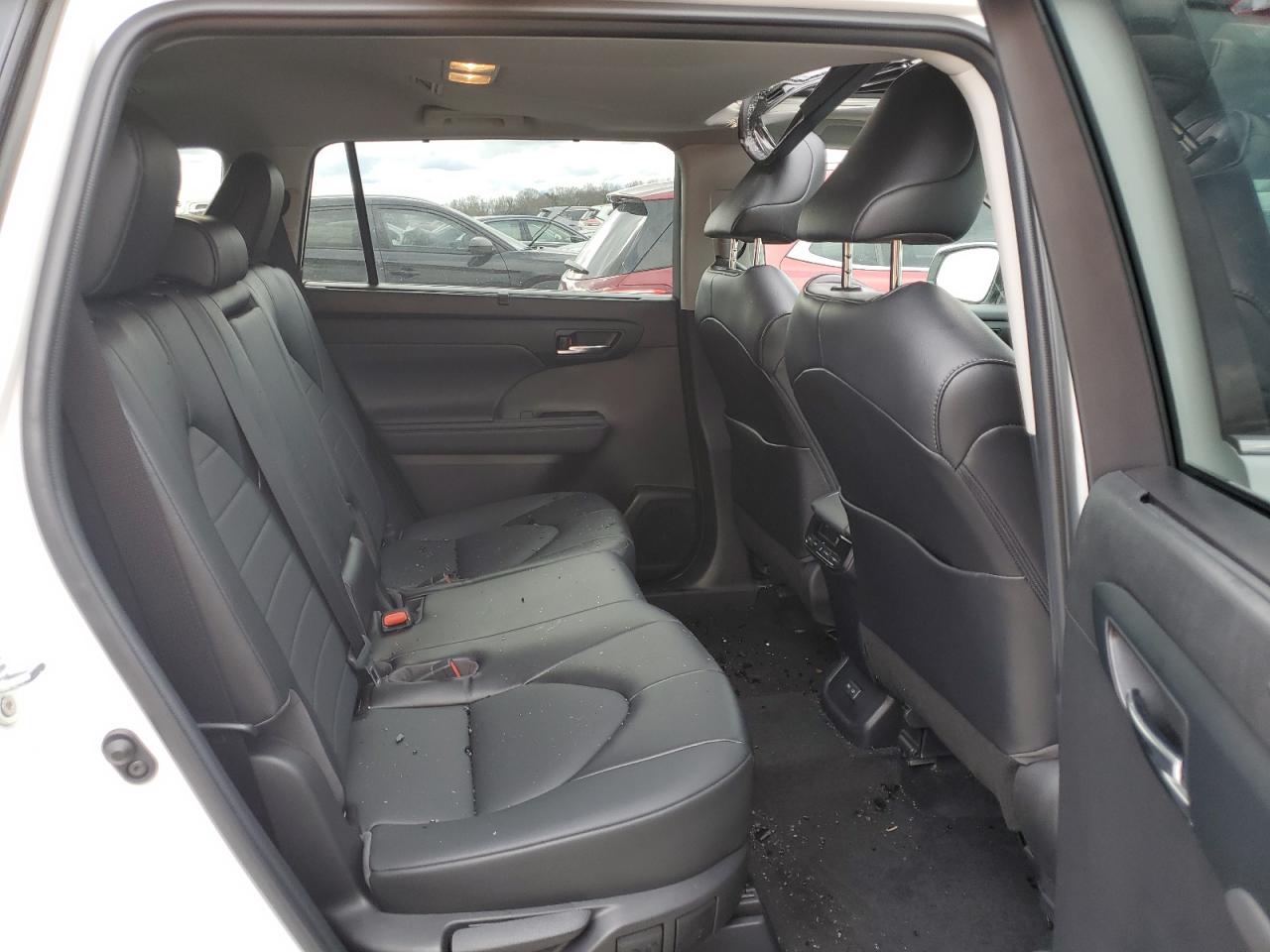 2022 TOYOTA HIGHLANDER XLE VIN:5TDGZRBH7NS199435