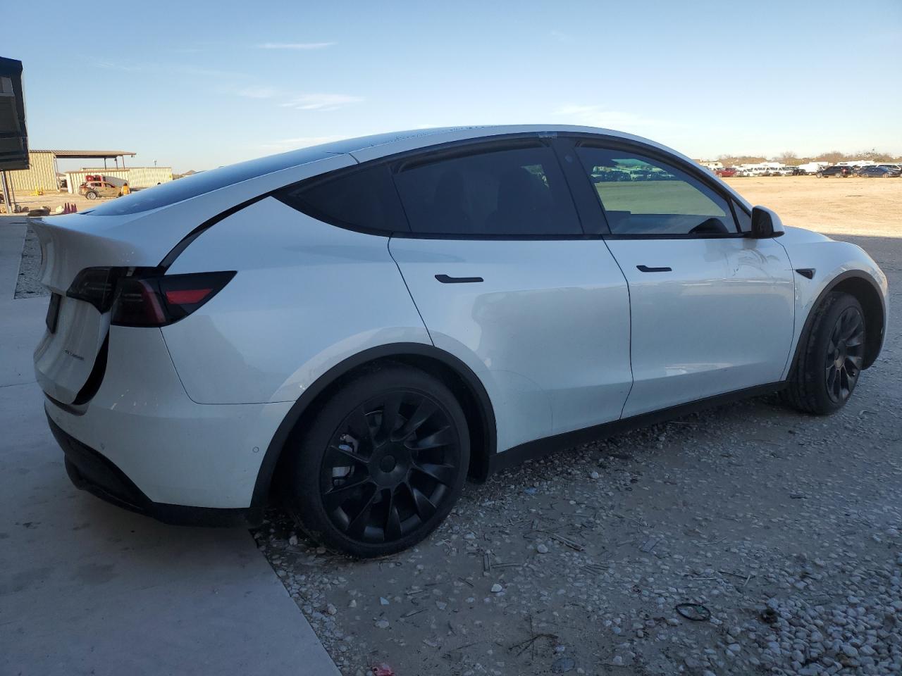 2022 TESLA MODEL Y  VIN:7SAYGDEE5NF369281