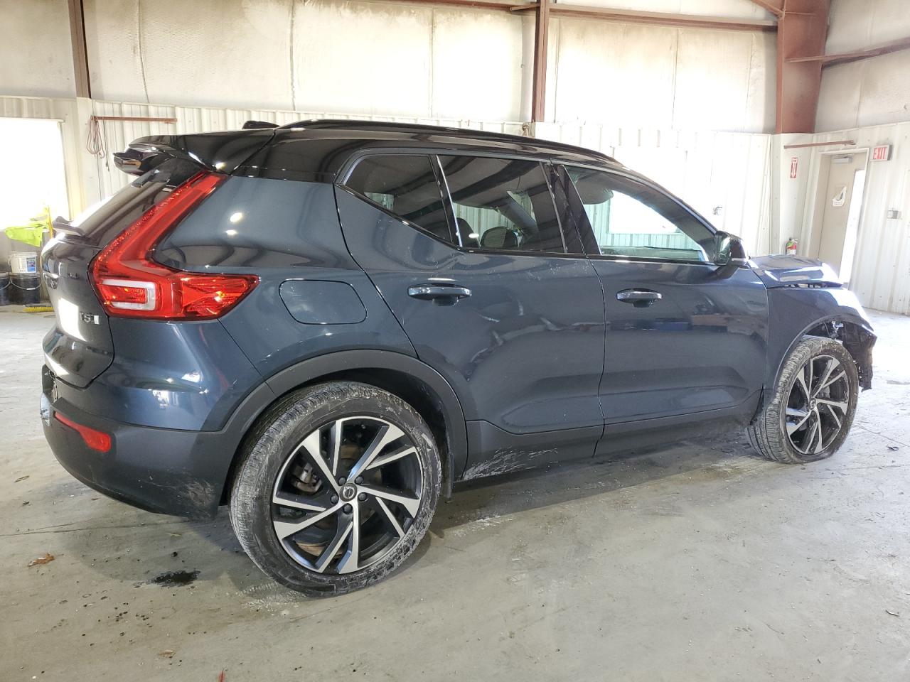 2022 VOLVO XC40 T5 R-DESIGN VIN:YV4162UM4N2784459