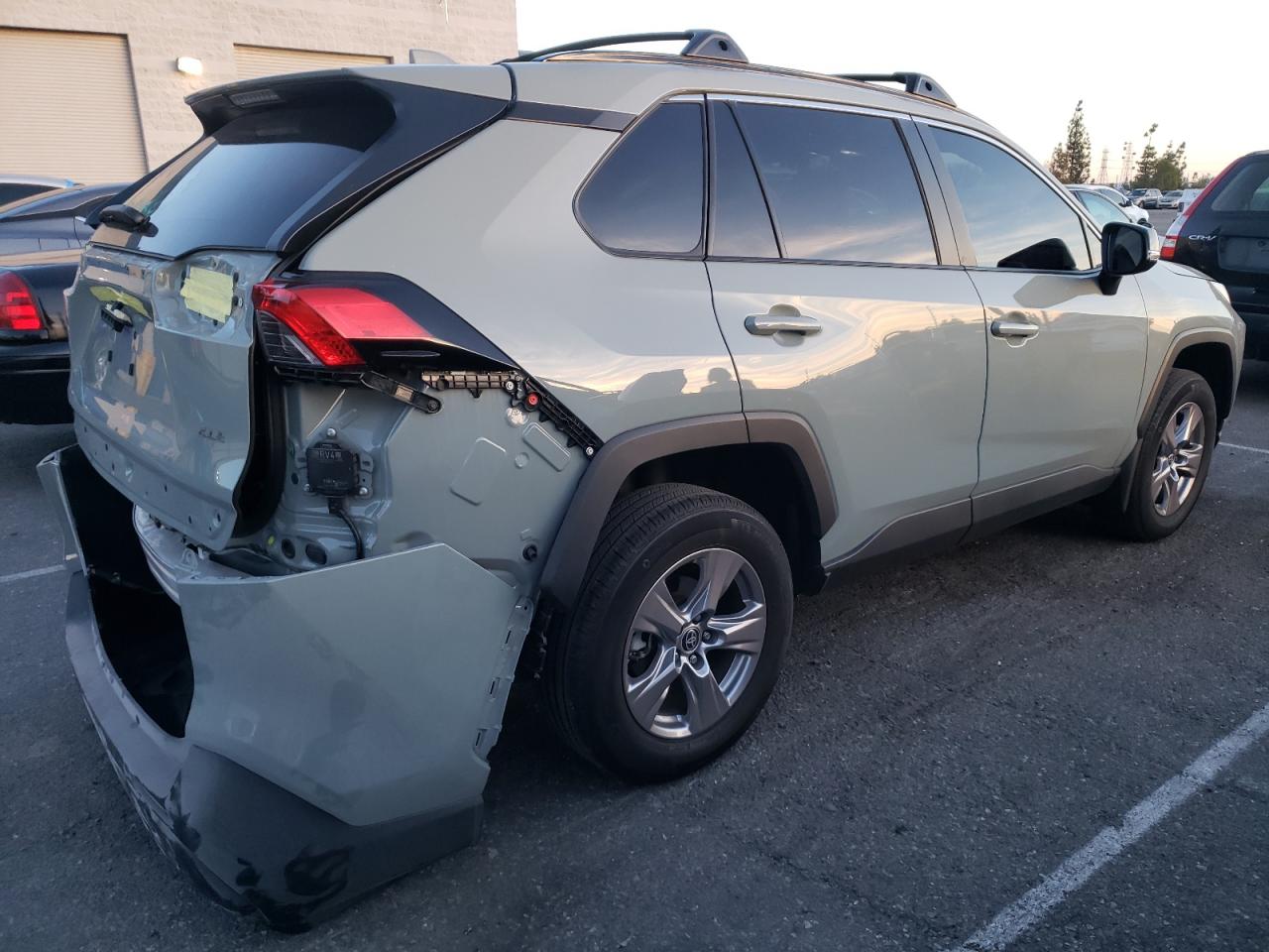 2022 TOYOTA RAV4 XLE VIN:2T3W1RFV3NW214479