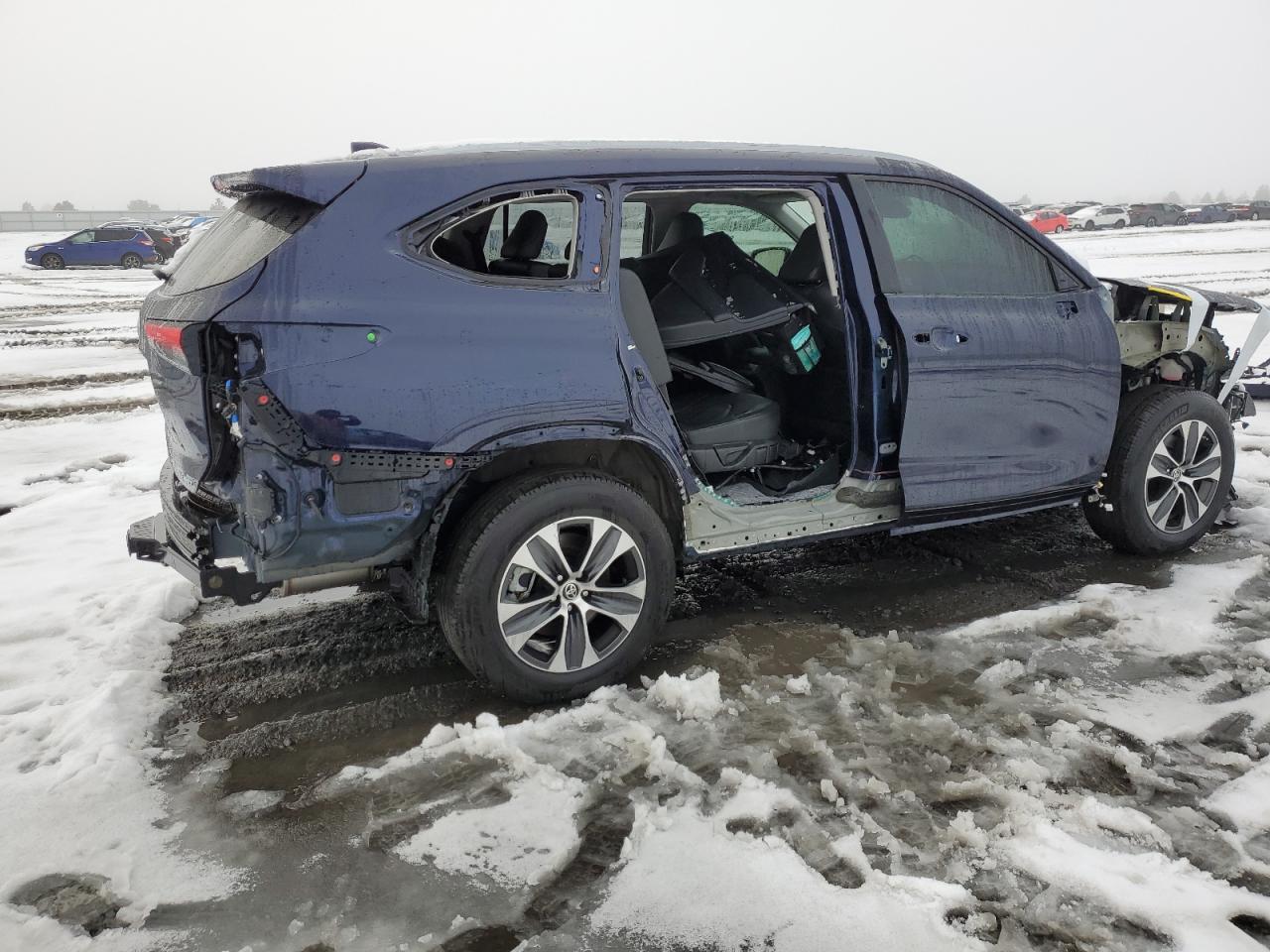 2022 TOYOTA HIGHLANDER XLE VIN:5TDGZRBH1NS575935