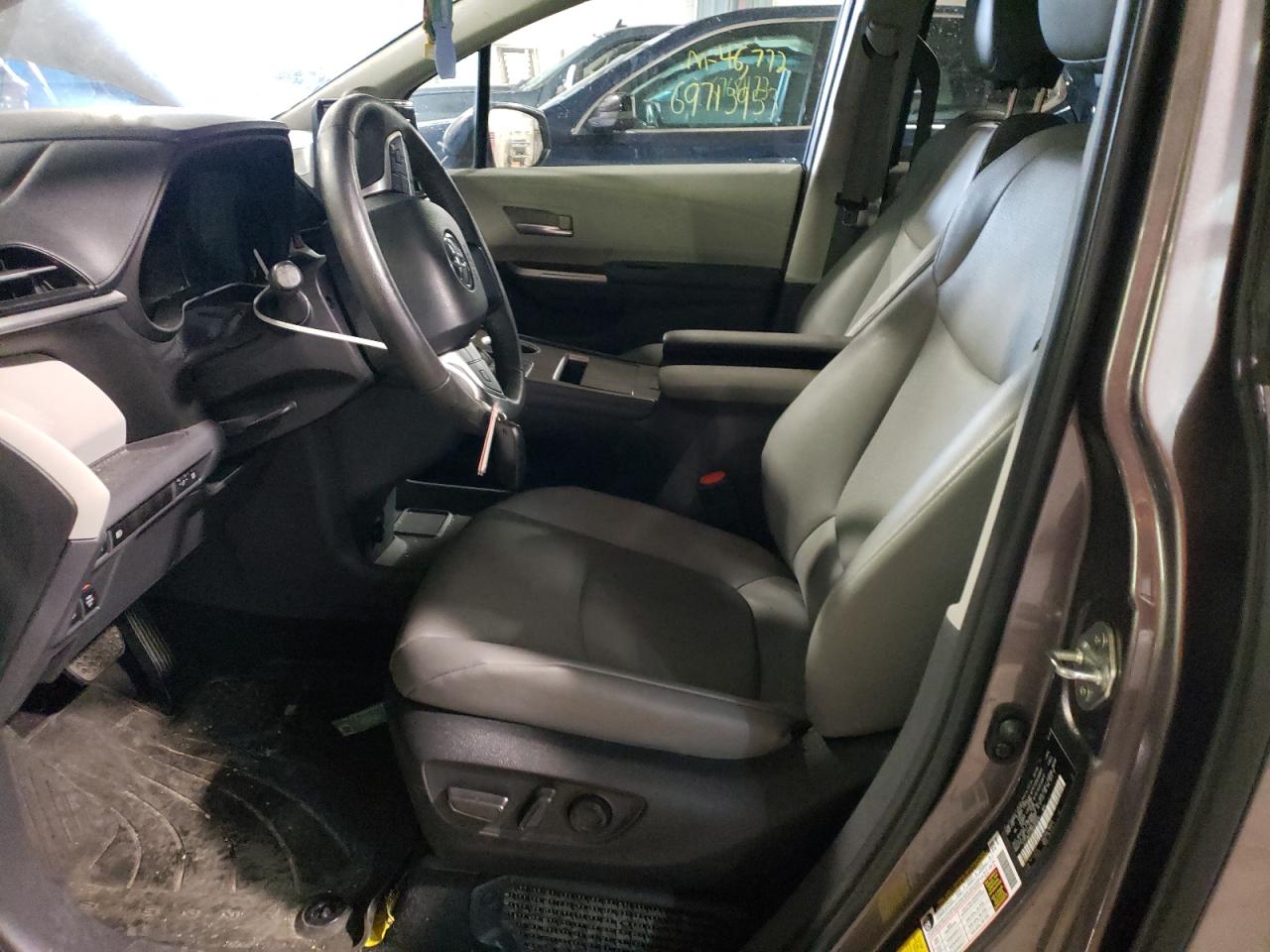 2022 TOYOTA SIENNA XLE VIN:5TDJRKECXNS093929