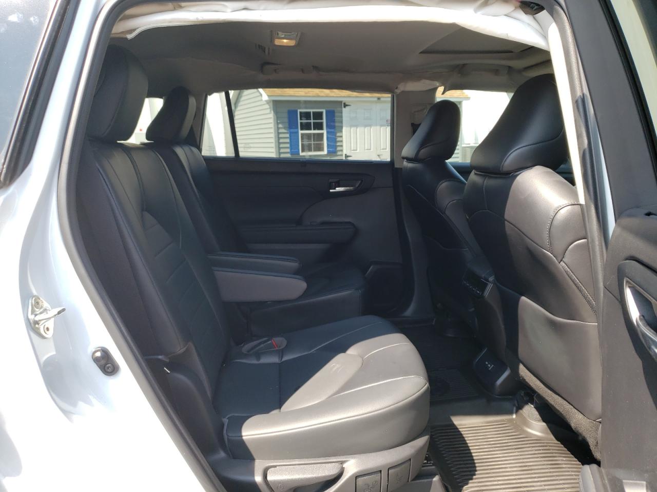 2022 TOYOTA HIGHLANDER XLE VIN:5TDGZRBH7NS577589