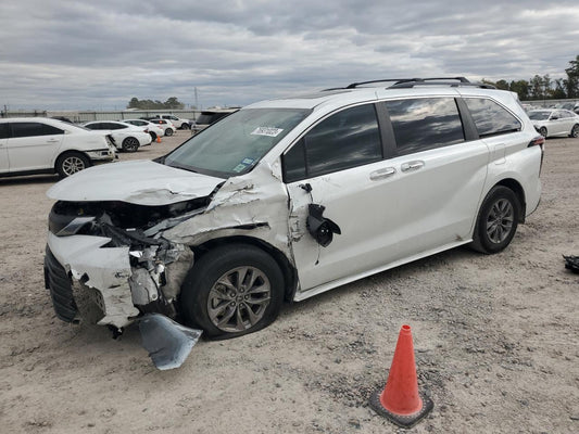 2022 TOYOTA SIENNA XLE VIN:5TDYRKEC8NS120236