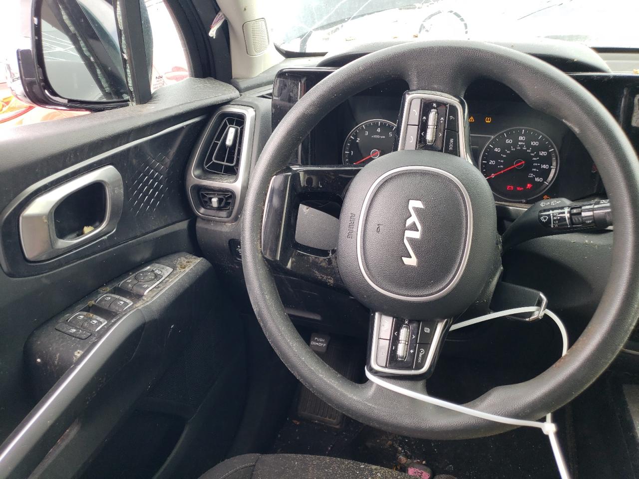 2022 KIA SORENTO LX VIN:5XYRG4LCXNG116209