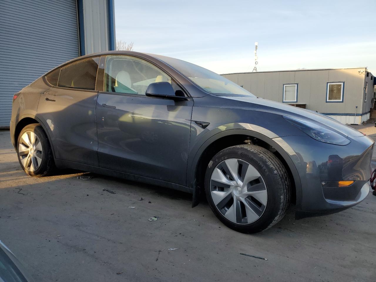 2023 TESLA MODEL Y  VIN:7SAYGDEE2PF830570