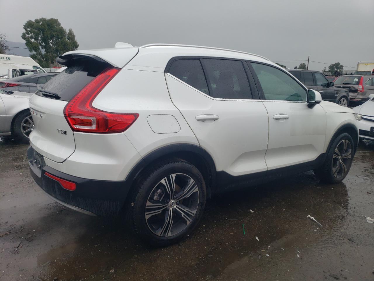 2022 VOLVO XC40 T5 INSCRIPTION VIN:YV4162UL4N2789698