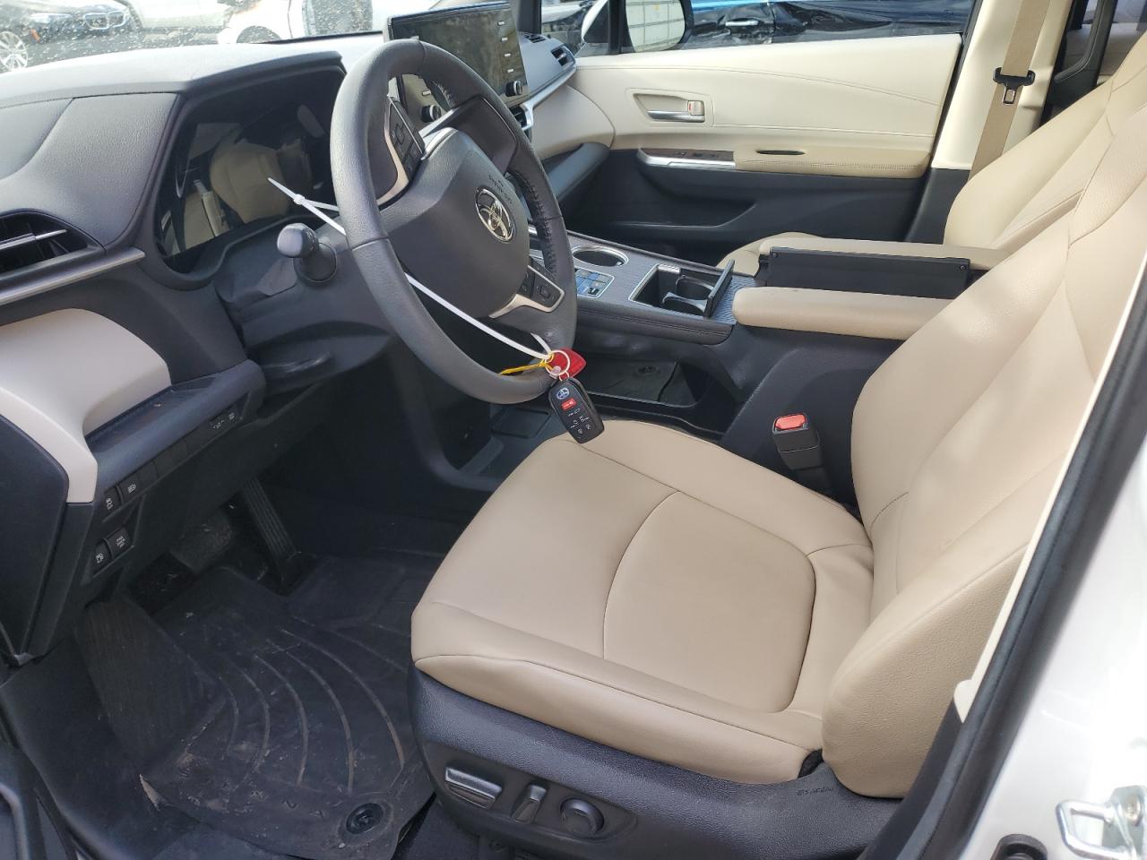 2022 TOYOTA SIENNA XLE VIN:5TDYRKEC4NS131136