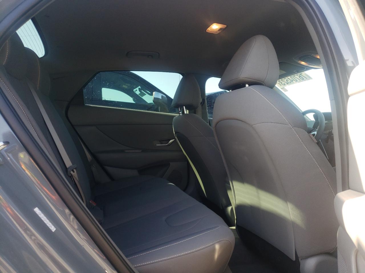 2022 HYUNDAI ELANTRA SEL VIN:KMHLS4AG5NU318430