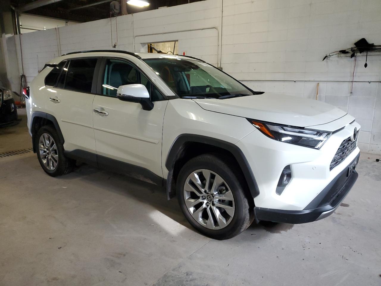 2022 TOYOTA RAV4 LIMITED VIN:2T3N1RFV7NW324589