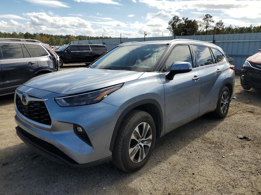 2022 TOYOTA HIGHLANDER XLE VIN:5TDGZRAH4NS135404