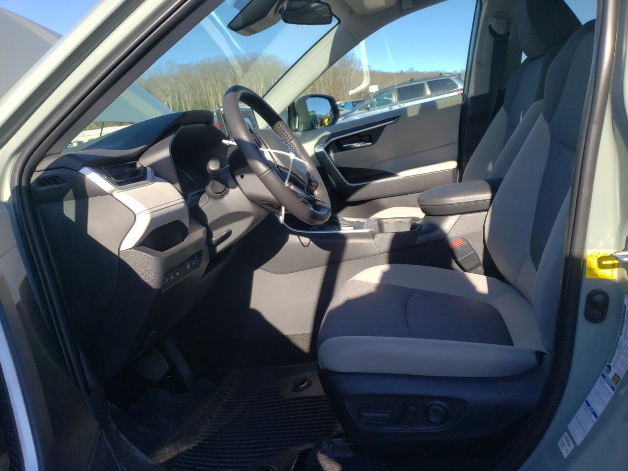 2022 TOYOTA RAV4 XLE VIN:2T3P1RFV0NW295591