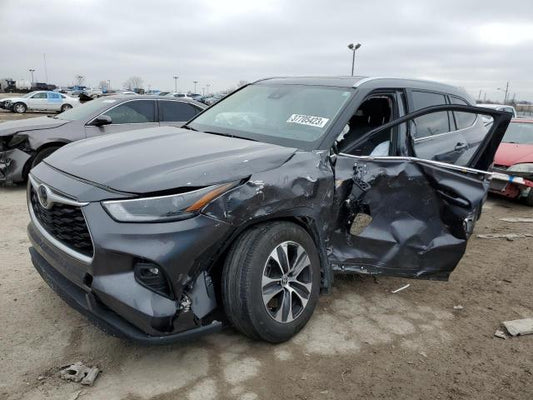 2021 TOYOTA HIGHLANDER XLE VIN: 5TDGZRBH9MS532653